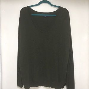 American eagle long sleeve v-neck sweater